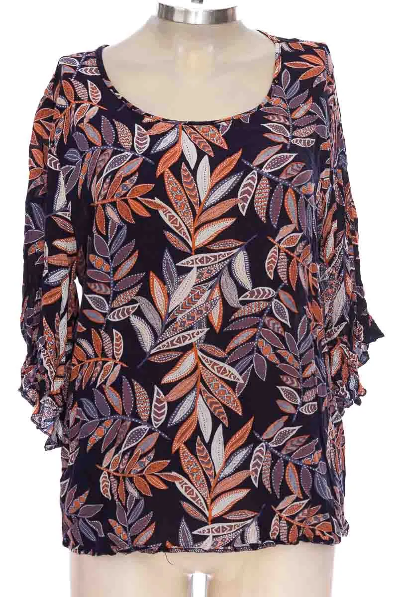 BLUSA COLOR ESTAMPADO  CLOSEANDO