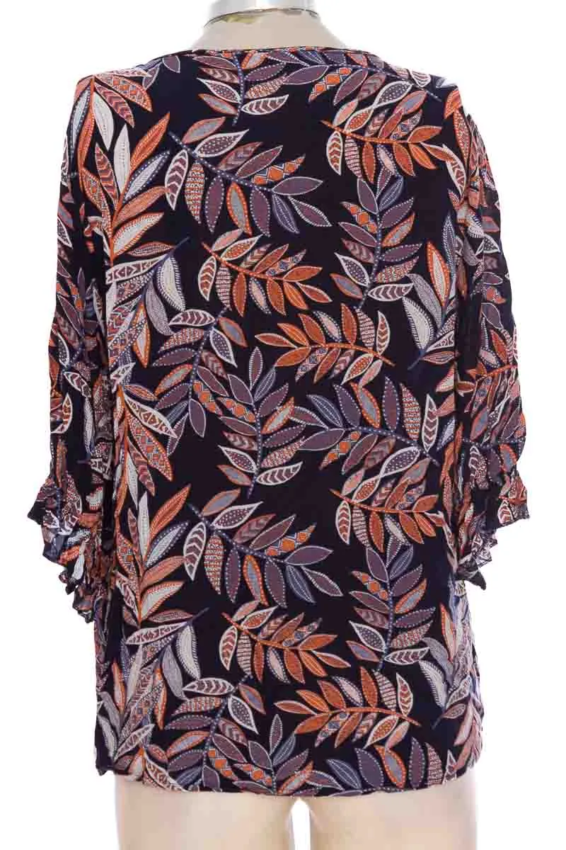 BLUSA COLOR ESTAMPADO  CLOSEANDO