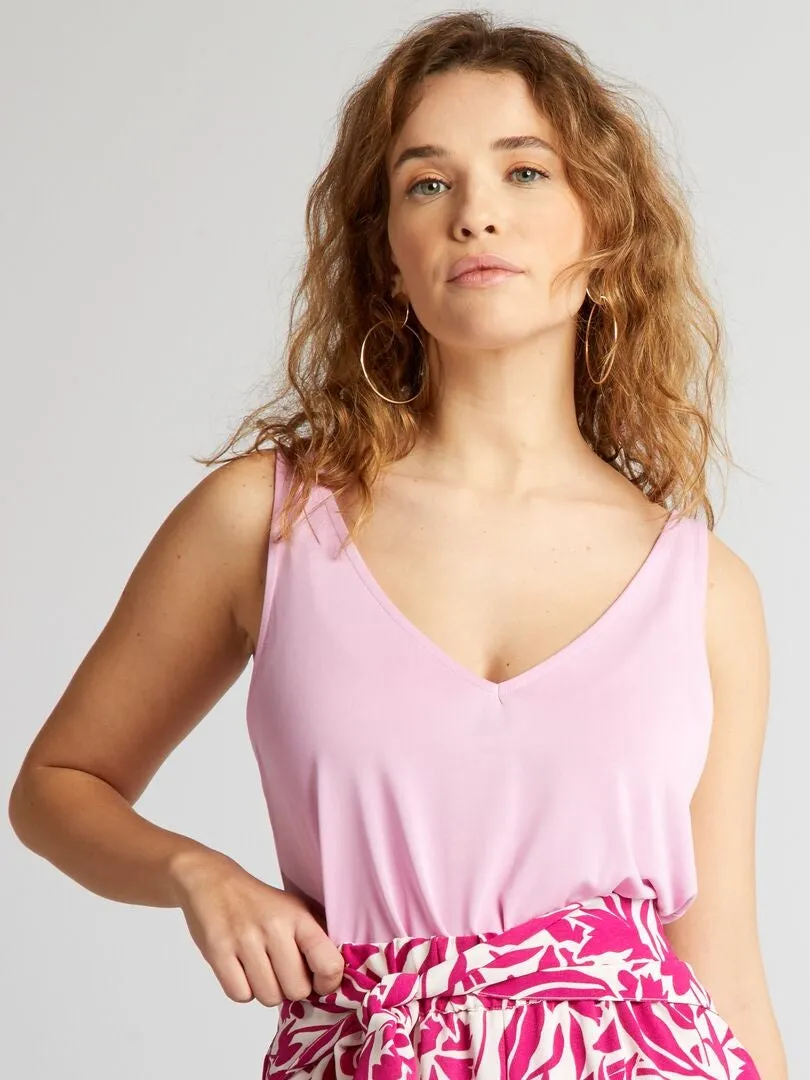 CAMISETA DE CANALé CON CUELLO PRONUNCIADO  PURPURA