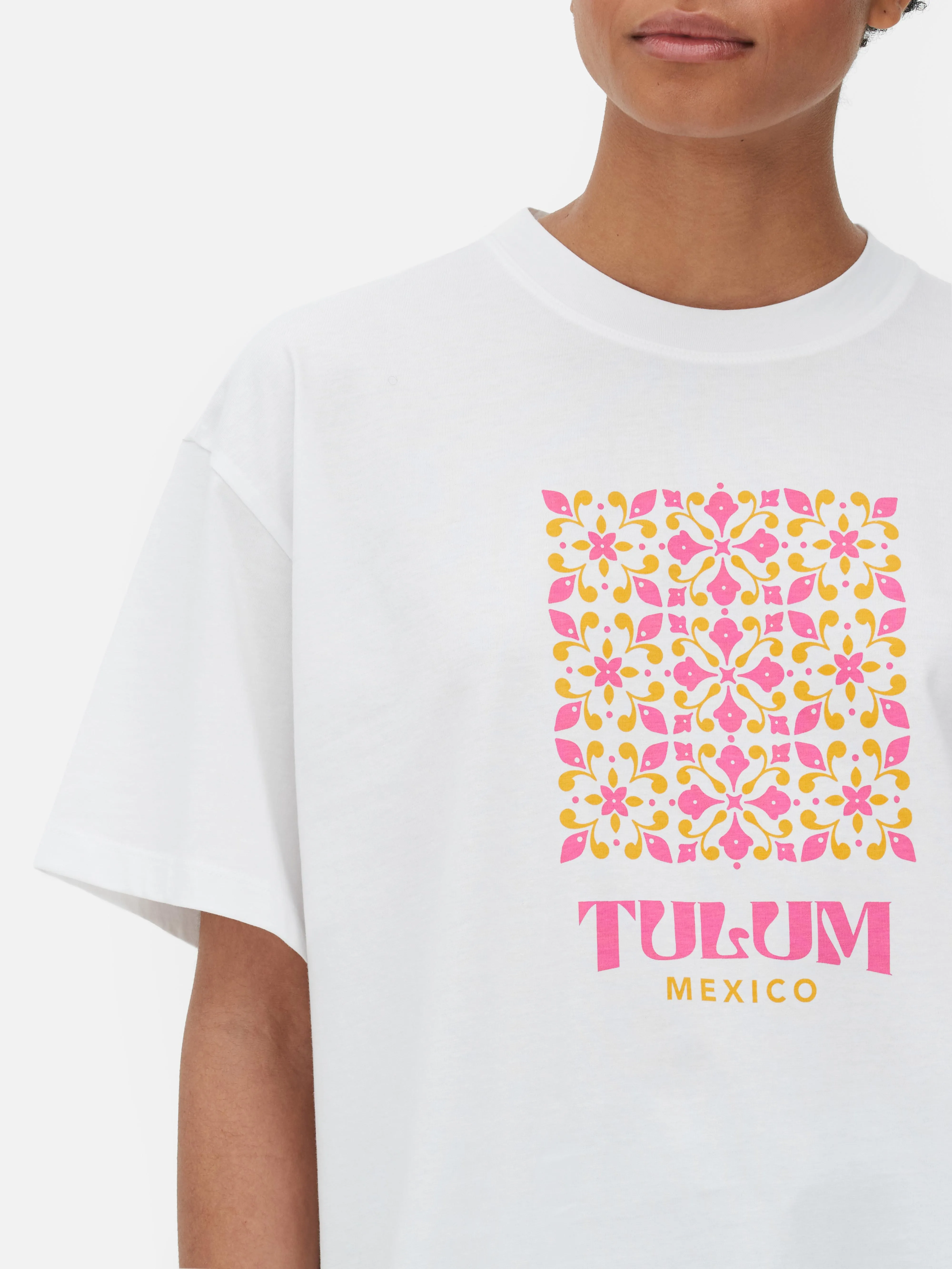 Camiseta de corte cuadrado con estampado gráfico