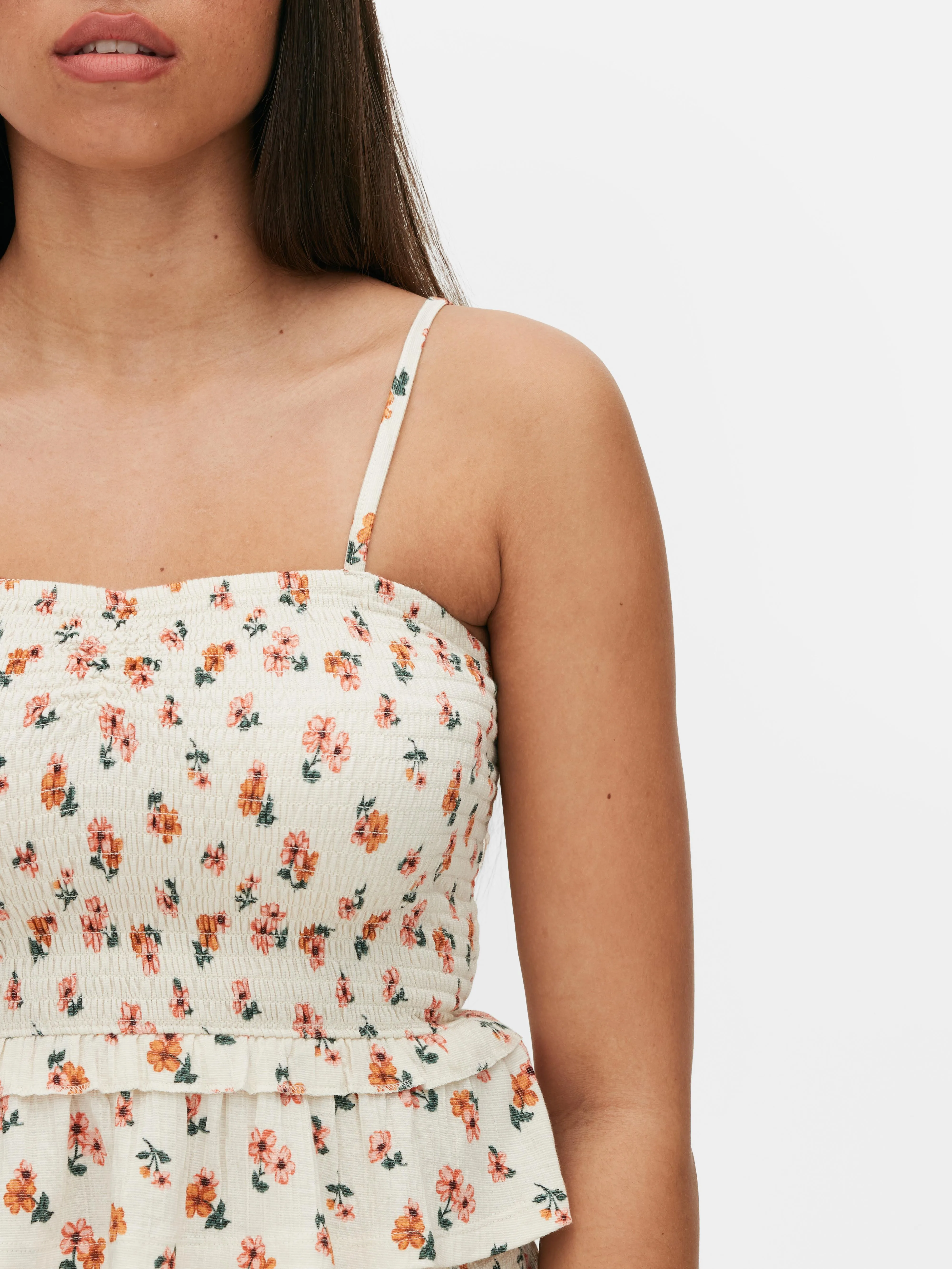 Camiseta de tirantes floral fruncida combinable