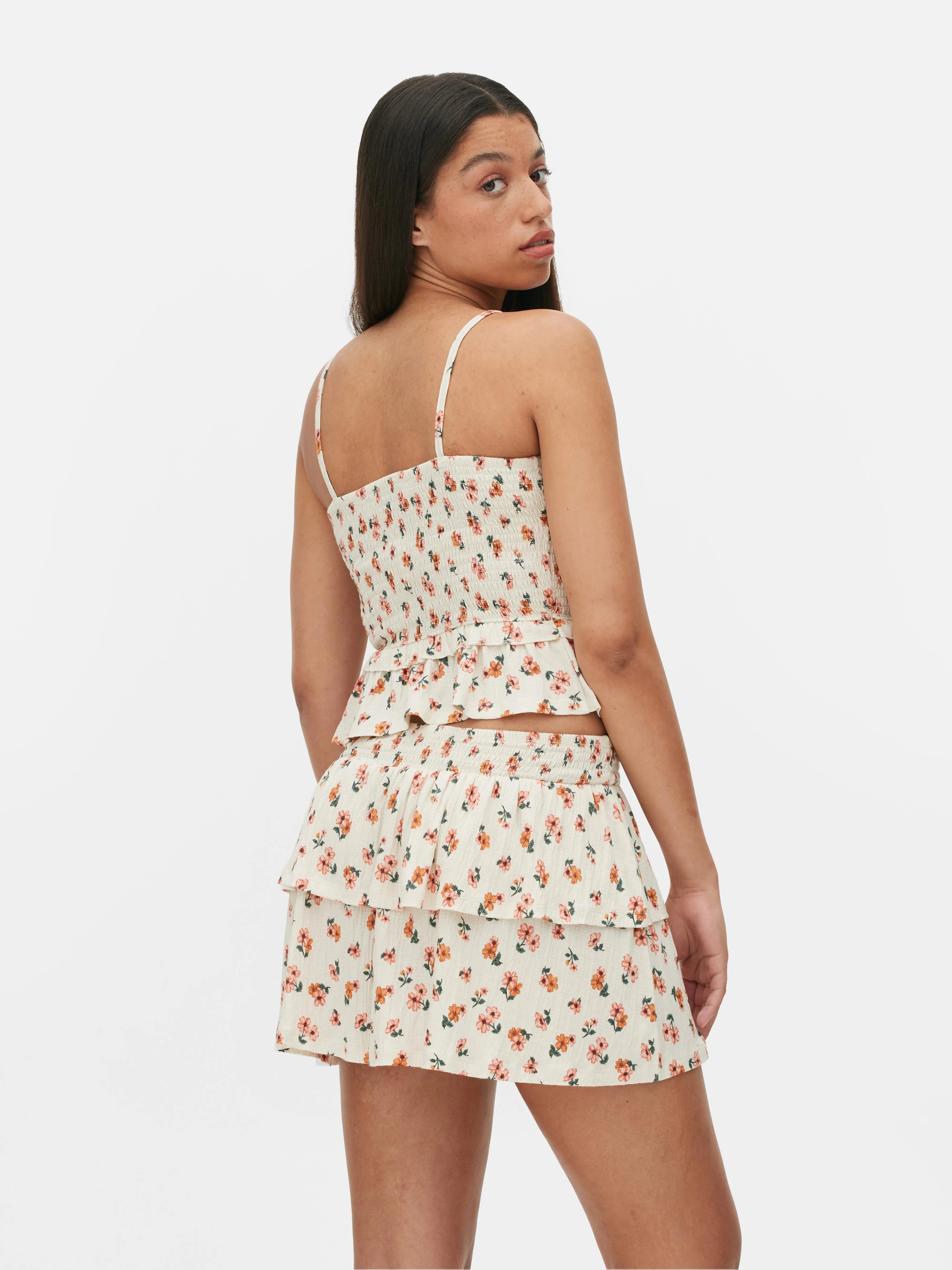 Camiseta de tirantes floral fruncida combinable