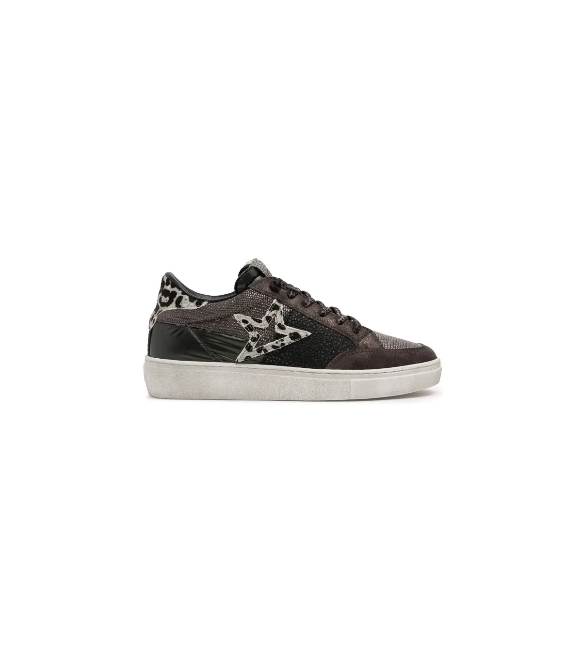 Deportivo estilo basket con animal print