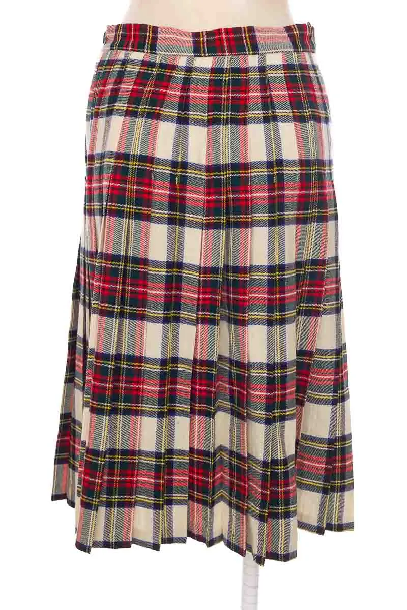 FALDA COLOR BEIGE  CLOSEANDO