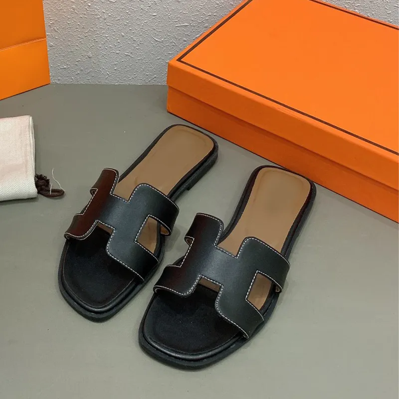 Mujeres zapatillas planas de verano Flip Flip Flip Sandalias de playa de diseñadores Toes Outdodaor Zapatos