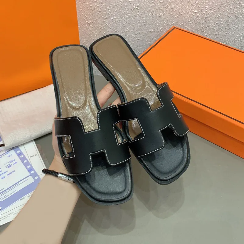 Mujeres zapatillas planas de verano Flip Flip Flip Sandalias de playa de diseñadores Toes Outdodaor Zapatos