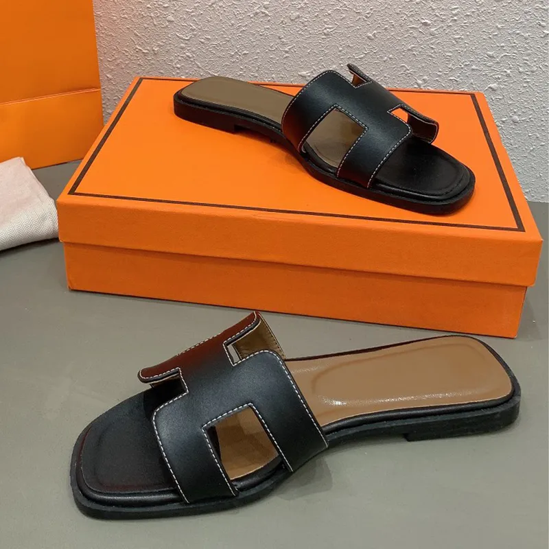 Mujeres zapatillas planas de verano Flip Flip Flip Sandalias de playa de diseñadores Toes Outdodaor Zapatos
