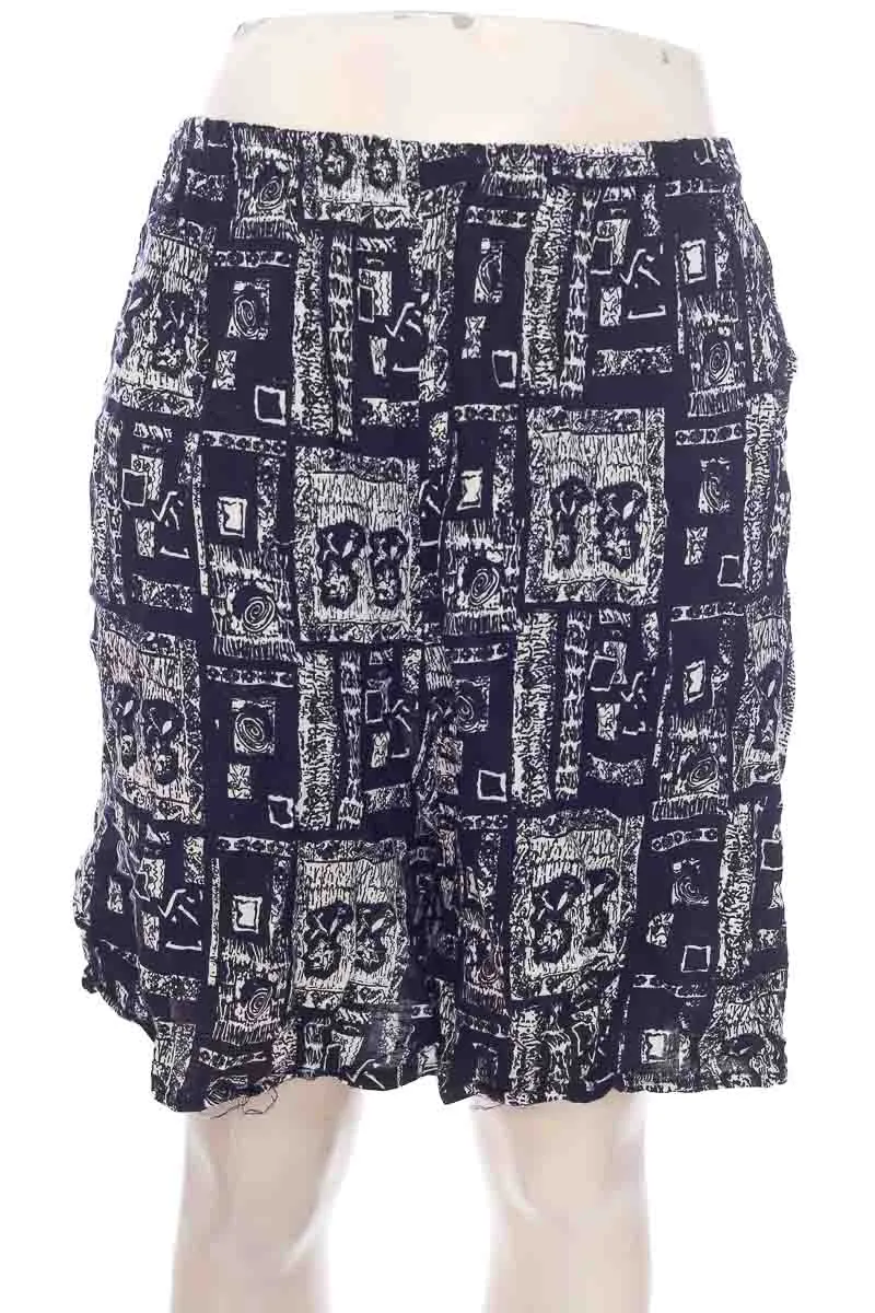 SHORT COLOR NEGRO  CLOSEANDO