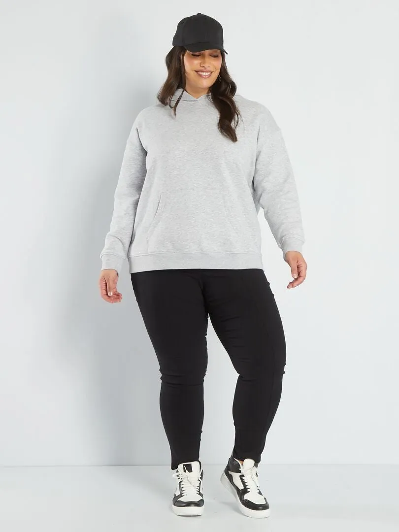 SUDADERA CON CAPUCHA Y BOLSILLO CANGURO  GRIS