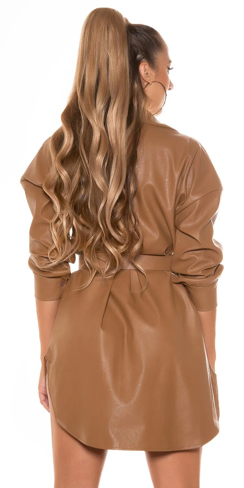 Vestido capuchino chic con cinturón
