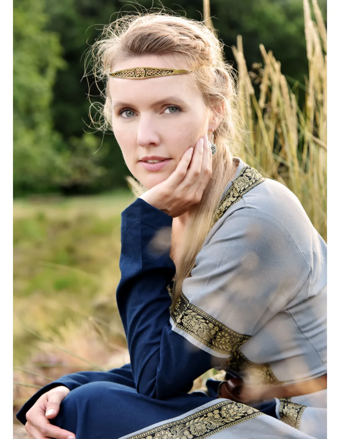 VESTIDO MEDIEVAL LEONOR EN AZULGRIS