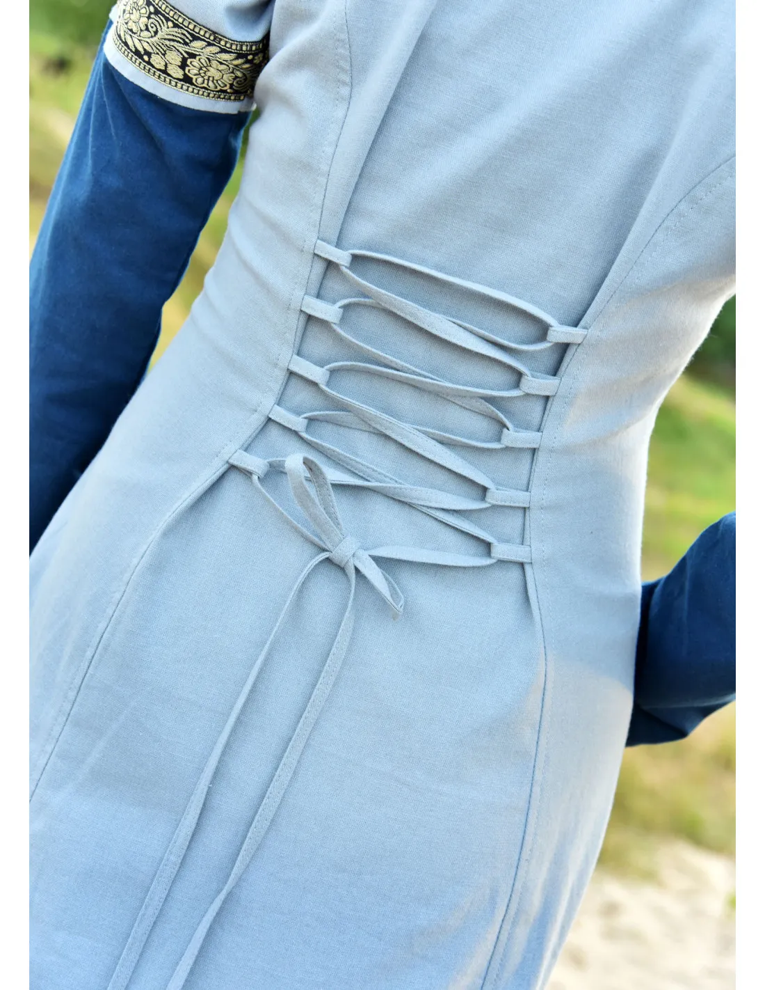 VESTIDO MEDIEVAL LEONOR EN AZULGRIS