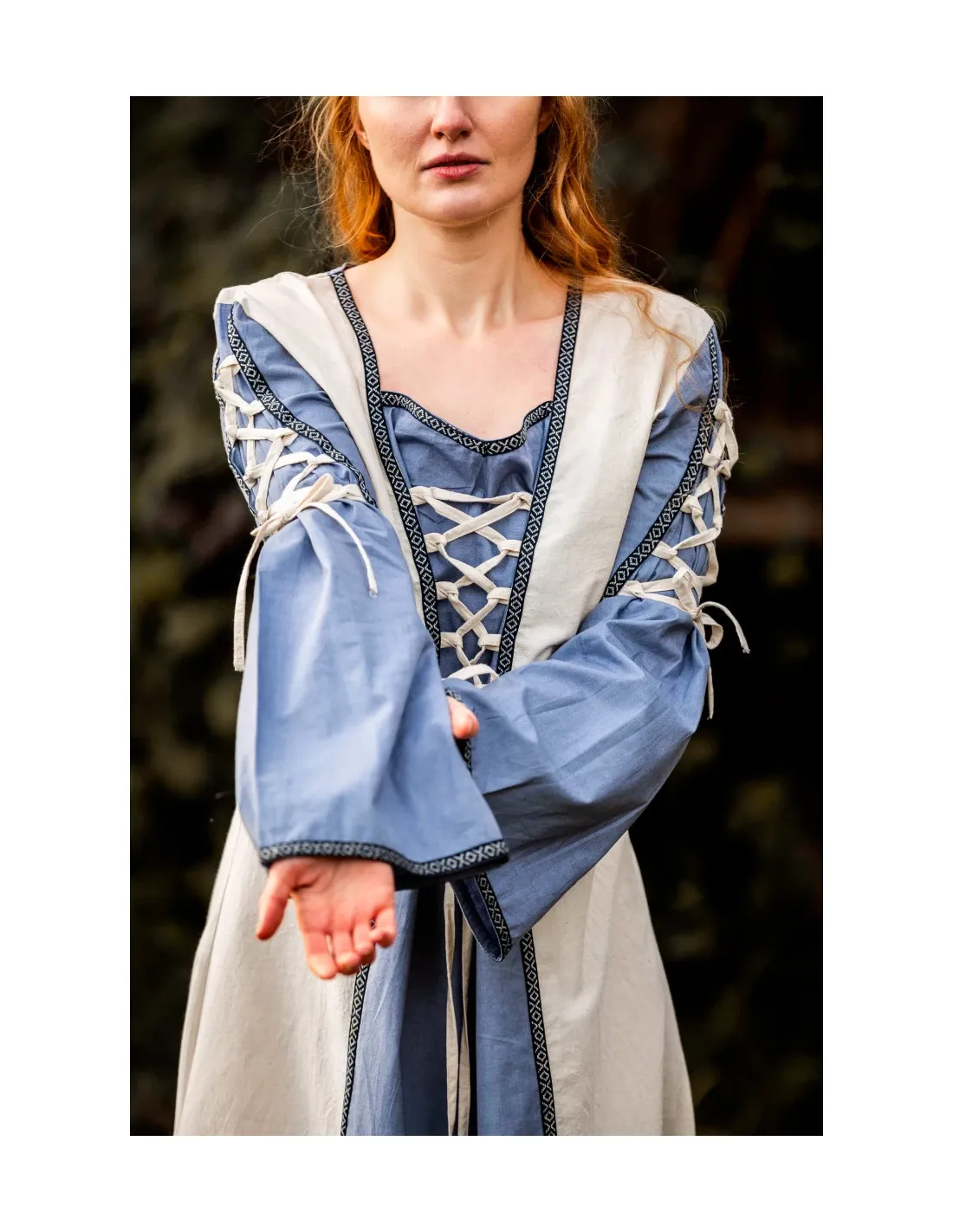 VESTIDO MEDIEVAL MODELO AMALIA, NATURALAZUL