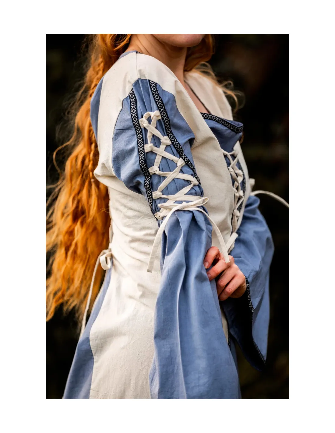 VESTIDO MEDIEVAL MODELO AMALIA, NATURALAZUL