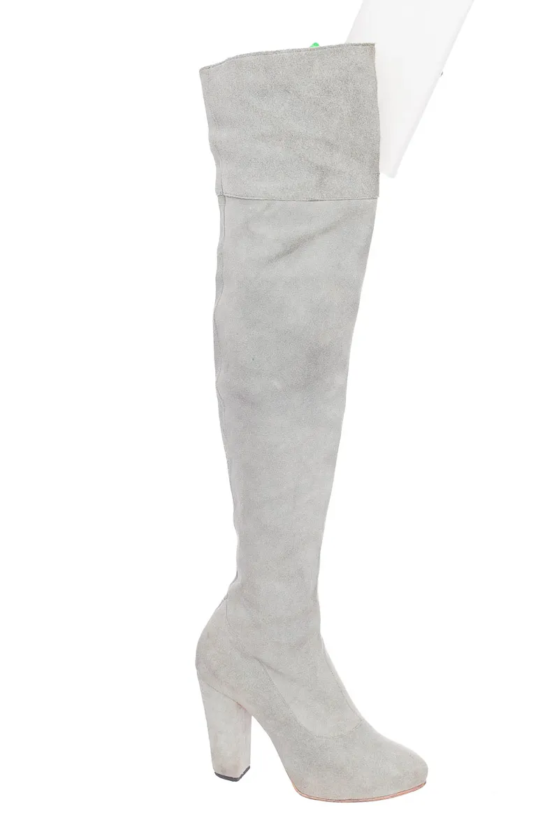 ZAPATOS COLOR GRIS  CLOSEANDO